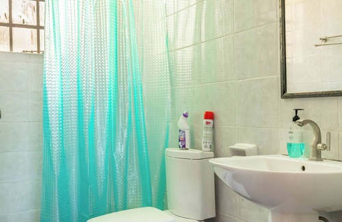 Mlolongo Apartment | Quzuri Homestay Spacious 3-bedroom apartment Near JKIA and SGR Nairobi with WiFi