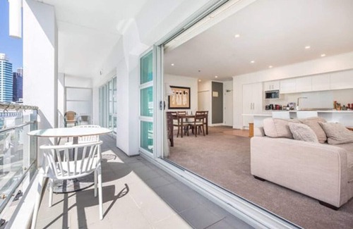 Auckland Central Business District Apartment | QV Spacious Apt on the Wharf with Wifi (797)