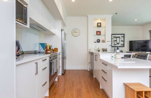 Auckland Central Business District Apartment | QV Spacious Apt on the Wharf with Wifi (797)
