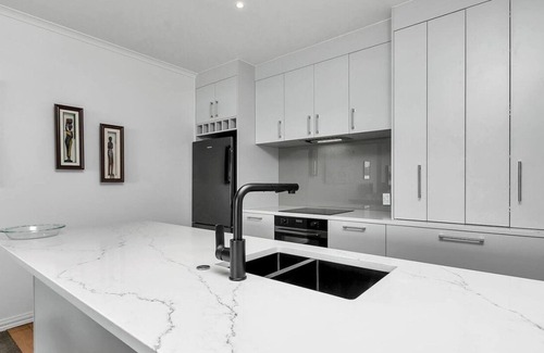 Auckland Central Business District Apartment | QV Spacious Waterfront 2 Bedroom Apartment - (791)