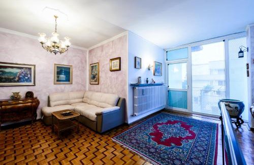 Mezzolombardo Apartment | Rètro Apartment In The Mountains