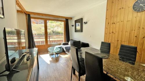 Puy-Saint-Vincent Apartment | Résidence Dame Blanche - DBA323 - APPT 1 CHAMBRE + CABINE - BALCON - 6 PERSONNES - Secteur 1800 MAE-2354