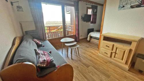 Puy-Saint-Vincent Apartment | Résidence Dame Blanche - DBA008 - APPT 1 CHAMBRE + CABINE - BALCON - 6 PERSONNES - Secteur 1800 MAE-1414