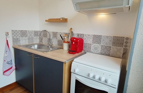 Murol Apartment | Résidence de Michèle Meublé de 45m² Pour 2 Adultes + 2 Enfant Jardin et Parking