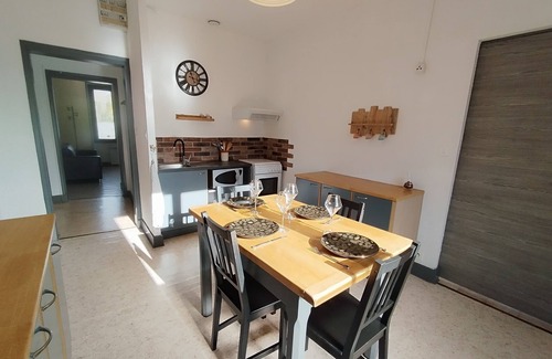 Murol Apartment | Résidence de Michèle Meublé 54m² 2 ch 2sdb Parking et Jardin