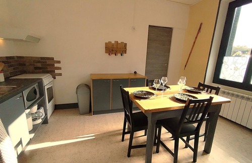Murol Apartment | Résidence de Michèle Meublé 54m² 2 ch 2sdb Parking et Jardin
