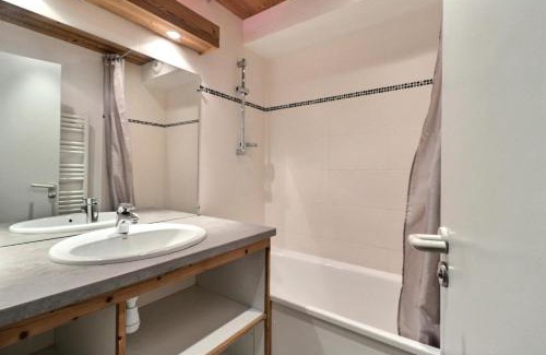 La Perriere Apartment | Résidence Grand Bois A - CONFORTABLE 2 PIECES, SKIS AUX PIEDS ET PROCHE DES COMMERCES MAE-2254