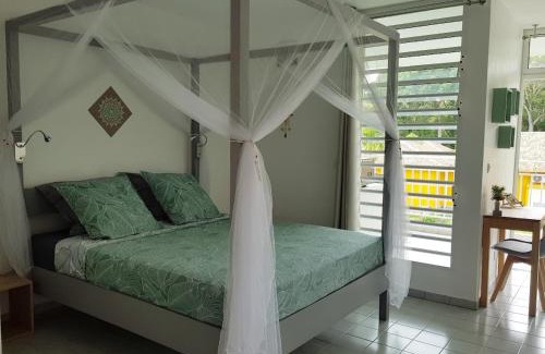 Grand-Bourg Apartment | Résidence Kawann plage & piscine - Toumalacai 249