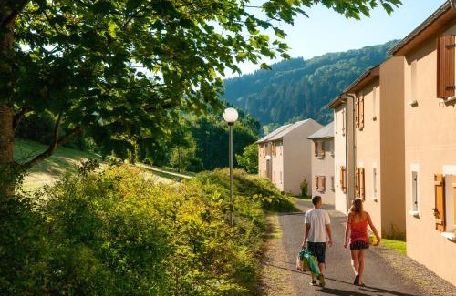 Saint-Geniez-d'Olt Apartment | Résidence Le Village Goélia