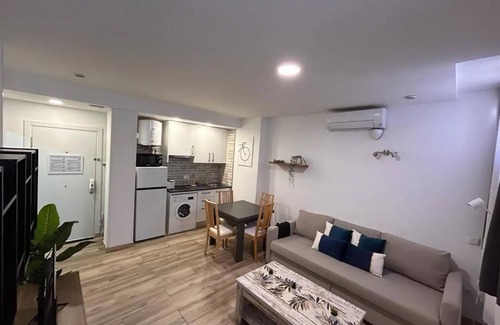 Almendrales Apartment | Río Manzanares - 1-Bedroom Apartment