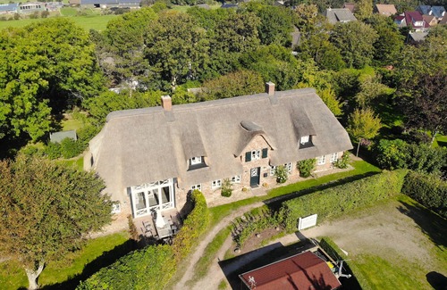 Alkersum House | "Rüm Hart: your luxurious break in rural paradise"