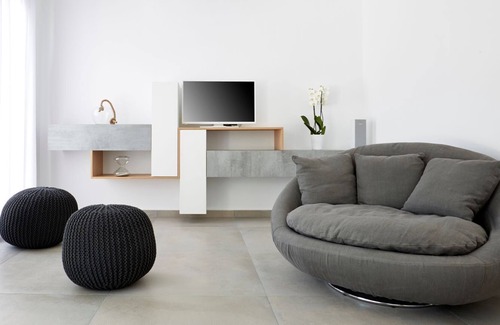 Exo Gialos Villa | R 1475 Petra with Bottle of Wine upon Arrival, Garden View & Veranda.