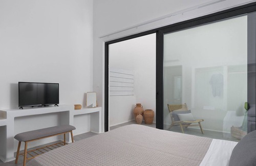 Lahania Villa | R 3103 Villa Femke With Flat Screen TV Indoor Jacuzzi & Private Terrace