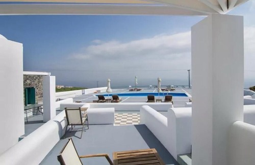 Imerovigli Villa | R 391 Luxury 2 floor Villa with pool Breakfast Included