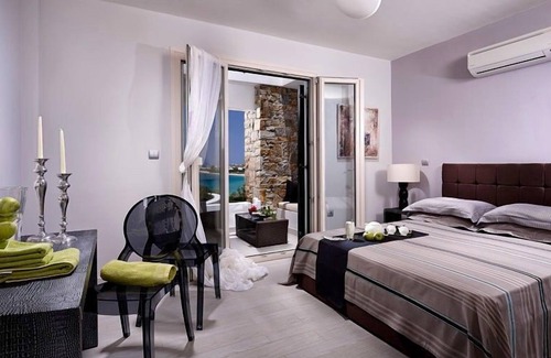 Maragas Villa | R 670 Luxury 2 Bedroom Villa with Amazing Sea Views Incl Breakfast