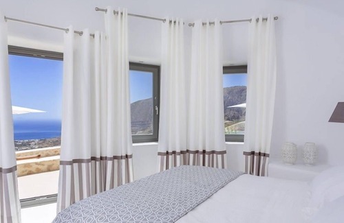Episkopi Gonias Villa | R 832 Villa with Sea view Daily Maid Service Breakfast Included