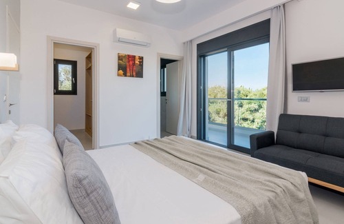 Amorgos Villa | R 983 Eros Luxury Villas with Espresso machine, BBQ & Sea view.