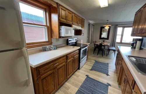 Detroit Lakes Cabin | R and M Escape
