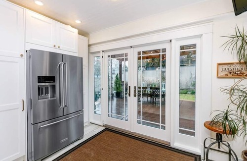 The Dalles House | R and R Guesthouse -Vacation Rental