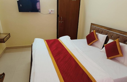 Mahmoorganj Hotel | R.K Guest House ( Paying Guest)