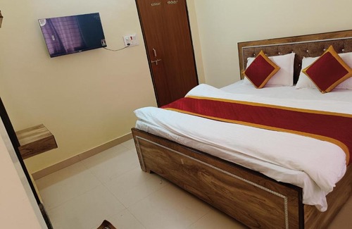 Mahmoorganj Hotel | R.K Guest House ( Paying Guest)