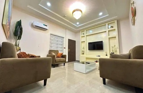 Abuja Apartment | R-oak Hotel and Apartment