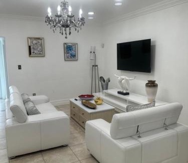West Little Havana House | R&R Hostal