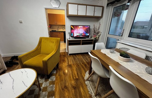 Northumberland Park Apartment | R&V apartment.