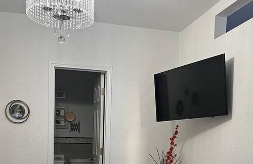 Sunrise Manor Apartment | R&Y #2 in quiet Neiboor Las Vegas 10 minutes from the strip