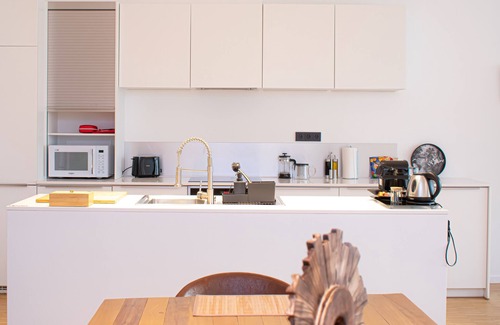 Saint-Josse-ten-Noode Apartment | R213 - Exquisite City Sanctuary, Brussels