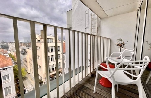 Saint-Josse-ten-Noode Apartment | R213 - Urban Skyline Escape w/Lovely Terrace