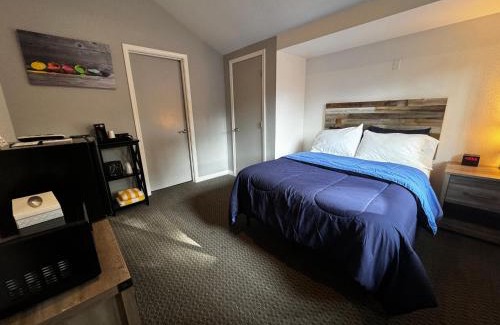 Guerneville Hotel | R3 Hotel LGBTQIA All Welcome Adults Only