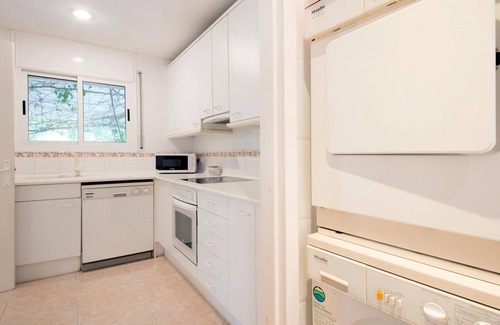 Comarruga Villa | R5 Five-bedroom villa for rent in Comaruga, Costa Dorada