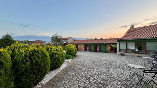 Seia House | Raízes da Vinha - Quartos & Chalé na Serra da Estrela
