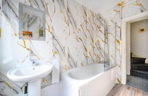 Beeston House | -RA15CFA- For Relaxed and Cosy stay with Free Parking
