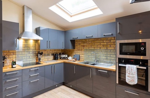 Milverton Ski Chalet | Rabbits Warren Lodge