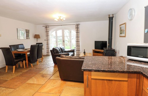 Wolsingham Cottage | RABY COTTAGE, pet friendly, with pool in Wolsingham