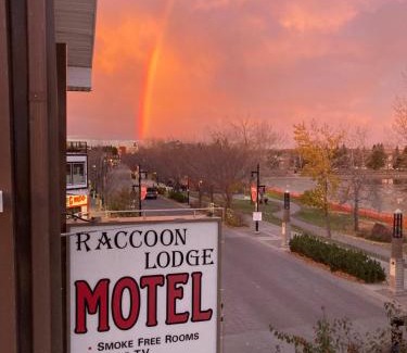 Sylvan Lake Cabin | Raccoon Lodge Motel