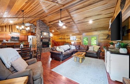 Dover Cabin | Raccoon Retreat with October Discounts!