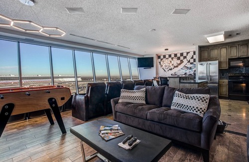 Denton County Condo | Racecondo.com is the perfect, upscale Shake N Bake adventure location, for all!