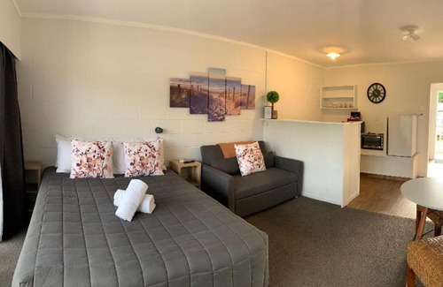 Paeroa Hotel | Racecourse Motel