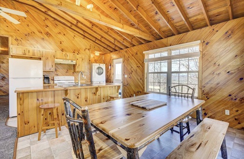 West Columbia Cabin | Racine Vacation Rental 25 Mi to Athens!