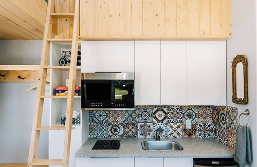 Nordegg Apartment | Rack it, rest up and ride out.