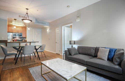 Los Angeles Apartment | Rad Playa del Rey 1BR w/Gym, W/D & Pool, near LAX & Beach, by Blueground