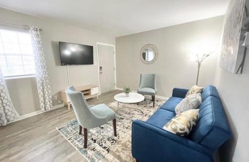 Durham Apartment | Rad Retreat - Pet Friendly - King Bed - Long Term Stays