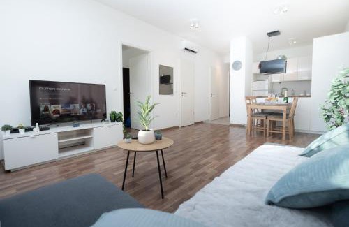 Belso-Ferencvaros Apartment | Ráday Residence at the Heart of Budapest with AC