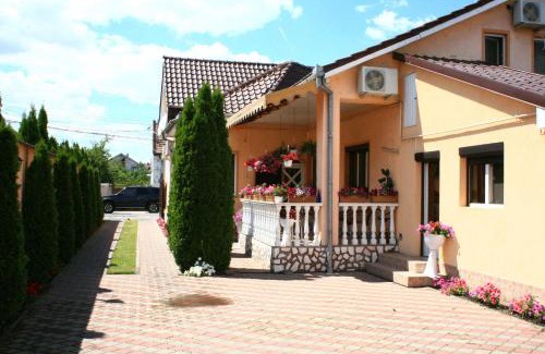 Arad House | Radena