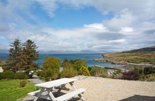 Kells Ski Chalet | Radharc Na Cealla Holiday Home