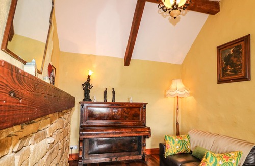 Annagry Cottage | RADHARC NA NOILEÁN, pet friendly in Kincasslagh, County Donegal