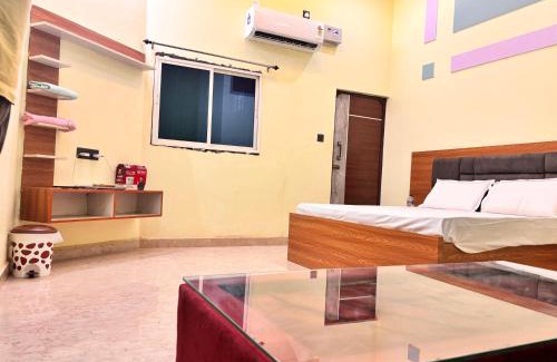 Atrauli Hotel | Radhey hotal and banquet hall